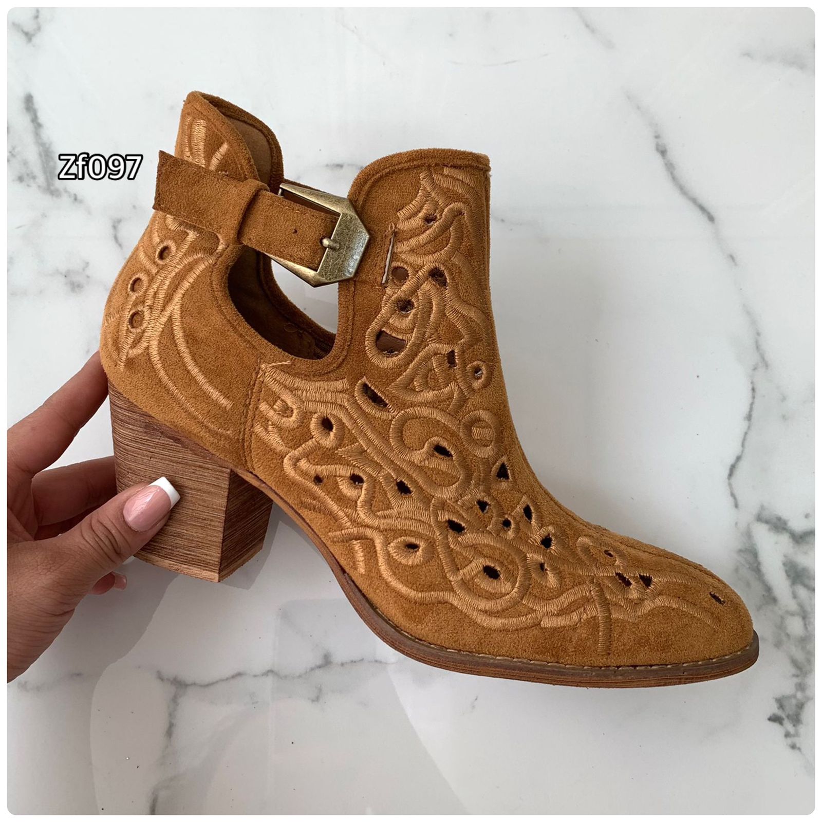 Botin café correa tacon 7cm VE507 C6